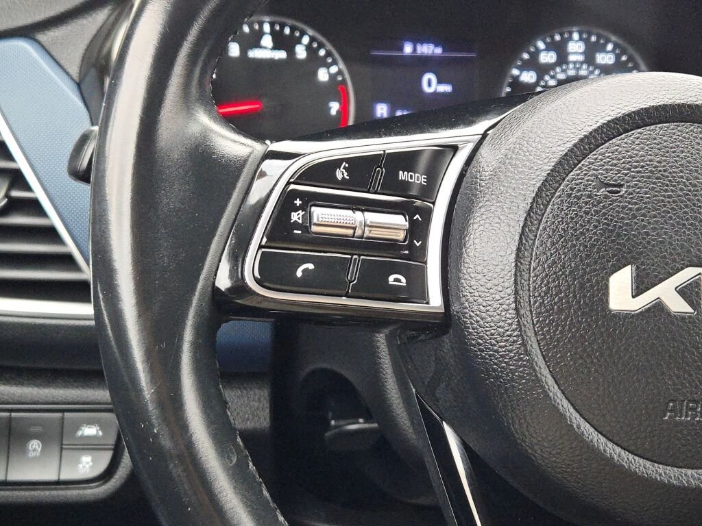 Used 2023 Black Kia S image 28