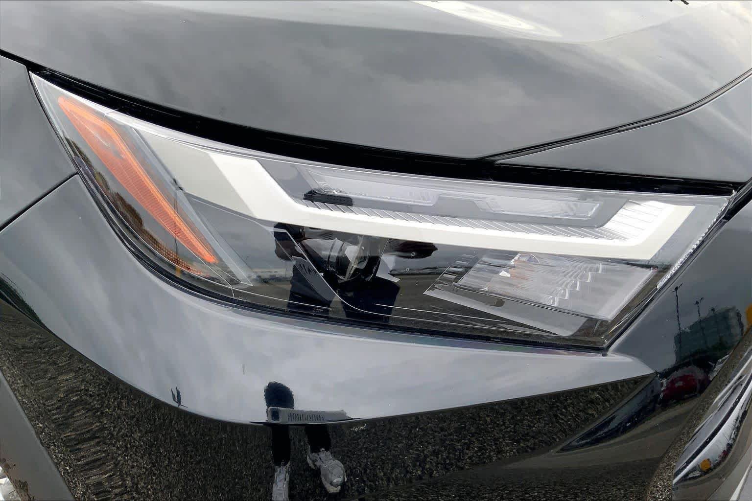 Used 2025 Midnight Black Metallic Toyota XLE image 27