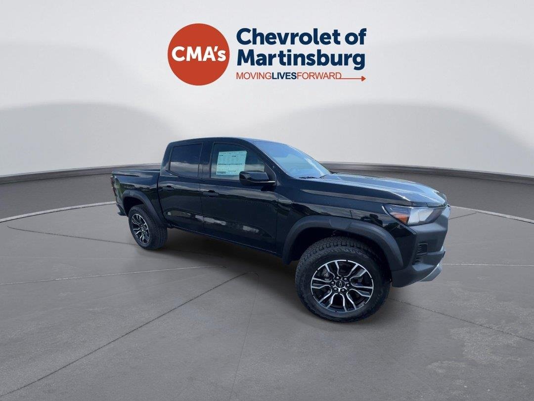 2026 Chevrolet Colorado Trail Boss - Photo 2