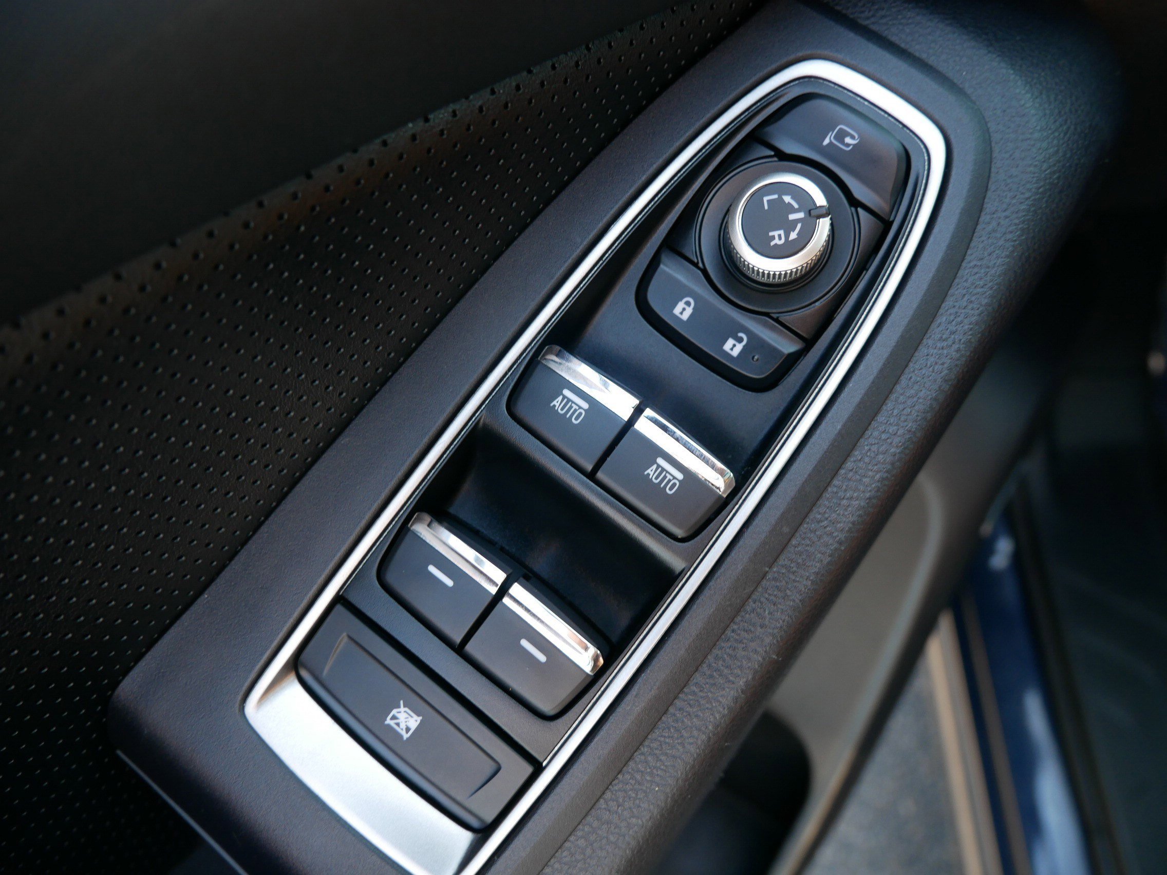 Used 2024 Cosmic Blue Pearl Subaru Touring image 19