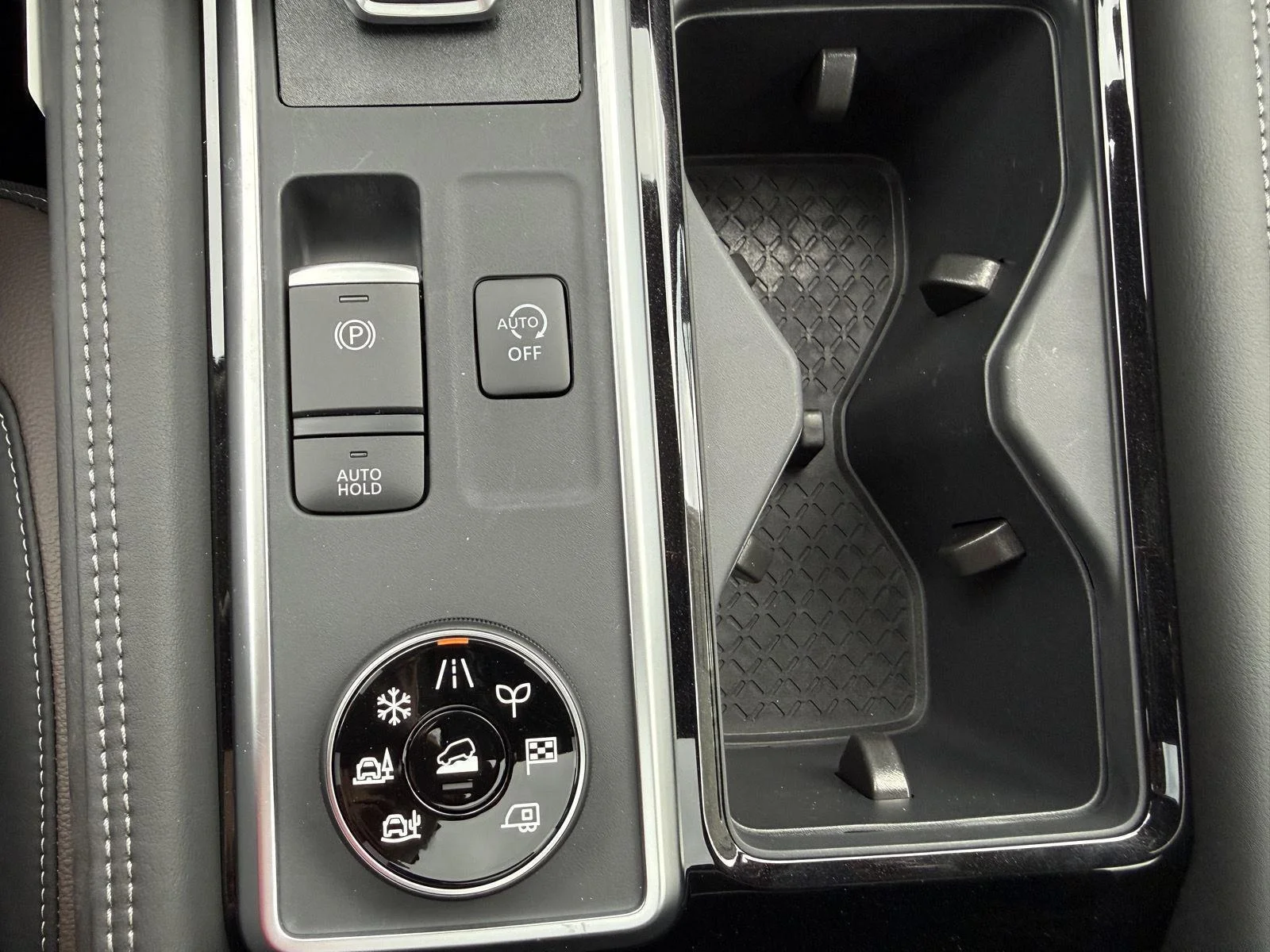 New 2026 Gun Metallic Nissan Platinum image 30
