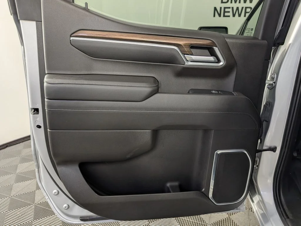 Used 2022 Silver Chevrolet RST image 19