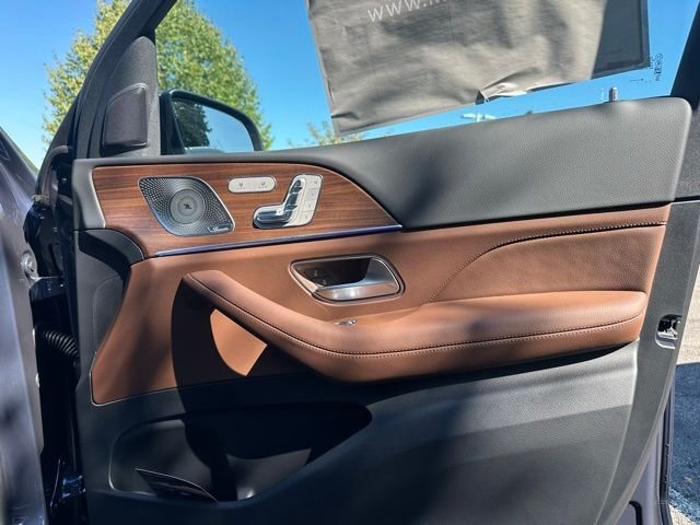Used 2026 Twilight Blue Metallic Mercedes-Benz GLS 450 image 24