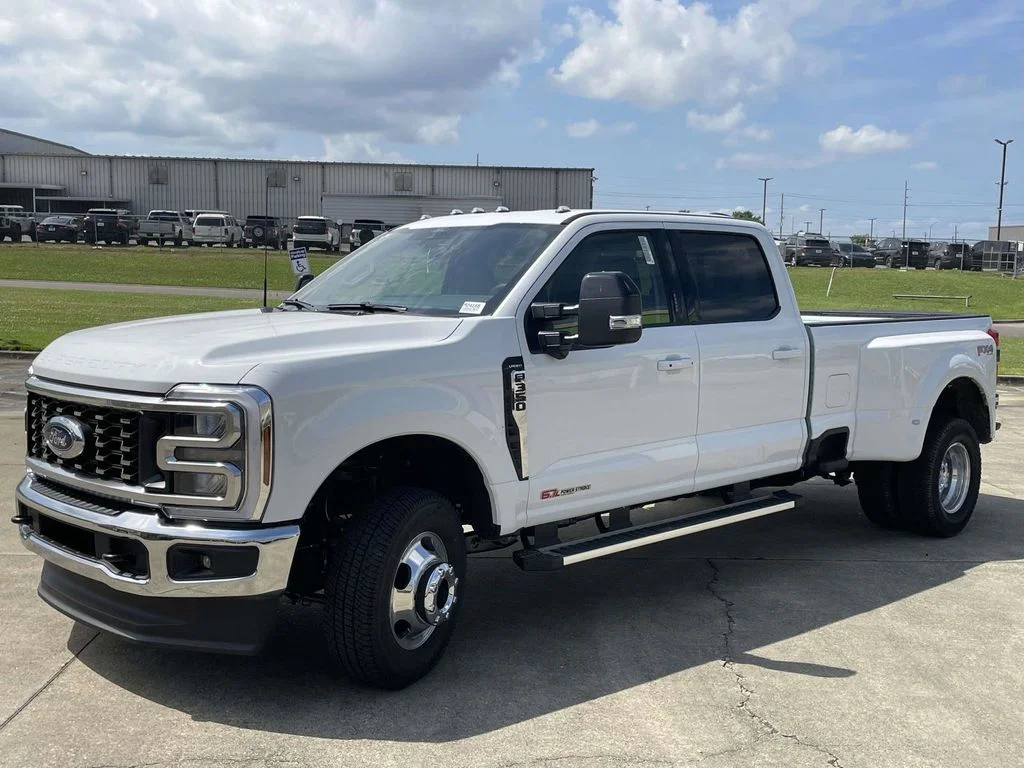 New 2026 Oxford White Ford F-350® Lariat® image 7