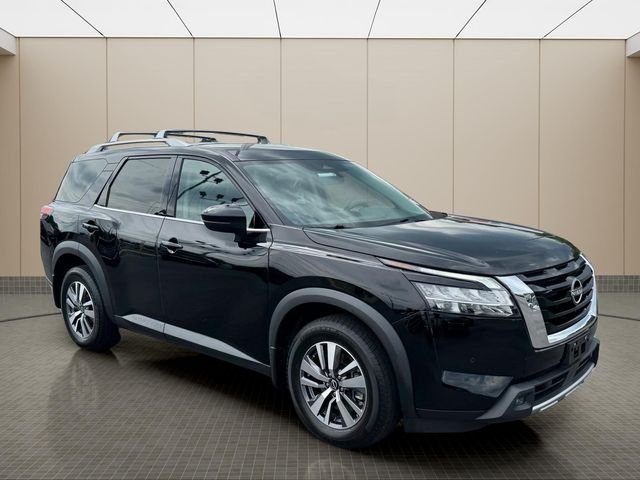 Used 2023 Black Nissan SL image 2