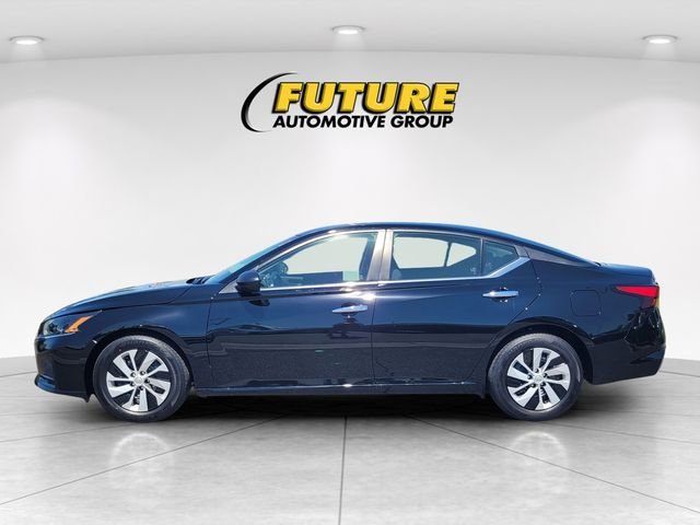 Used 2025 Black Nissan 2.5 S image 6