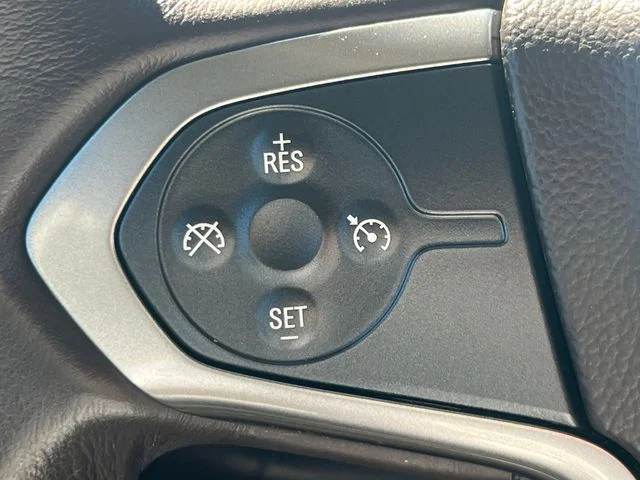 Used 2018 White Chevrolet LT image 22