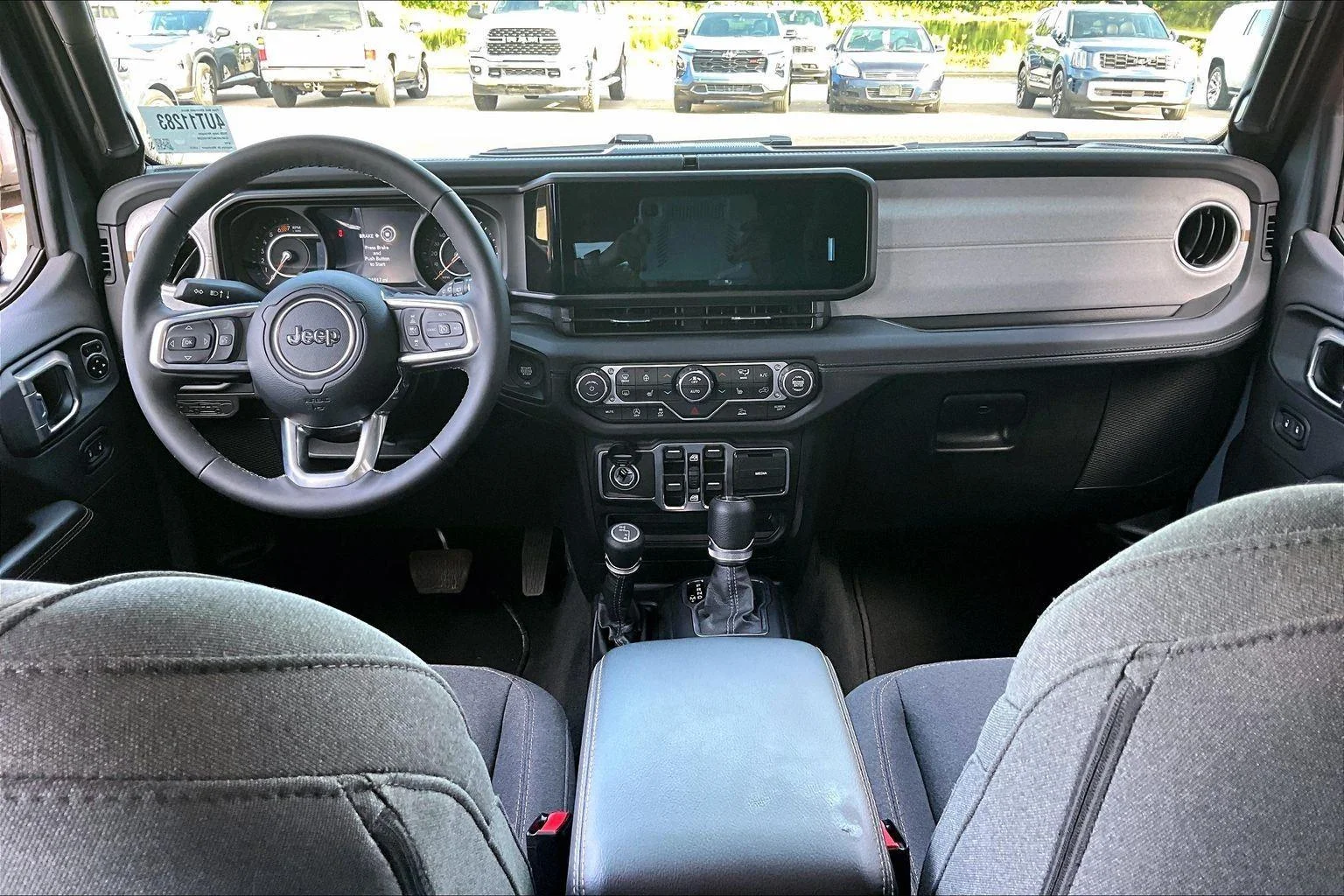 Used 2026 anvil clearcoat Jeep Sahara image 25