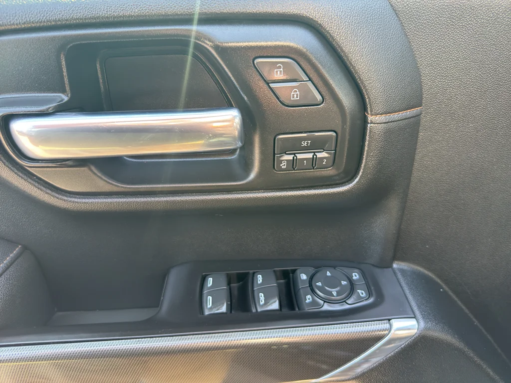 Used 2020 Onyx Black GMC AT4 image 30