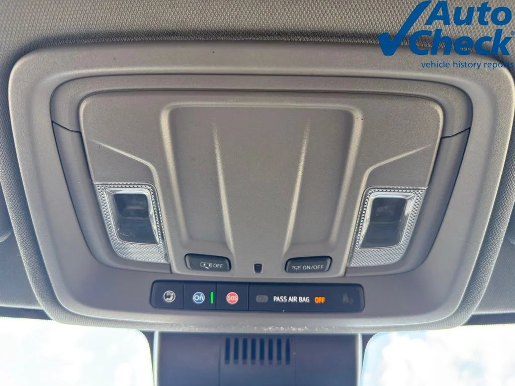Used 2022 Blue GMC Elevation image 19