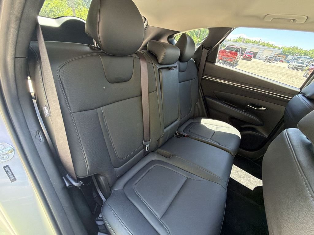 Used 2024 Silver Hyundai SEL image 27