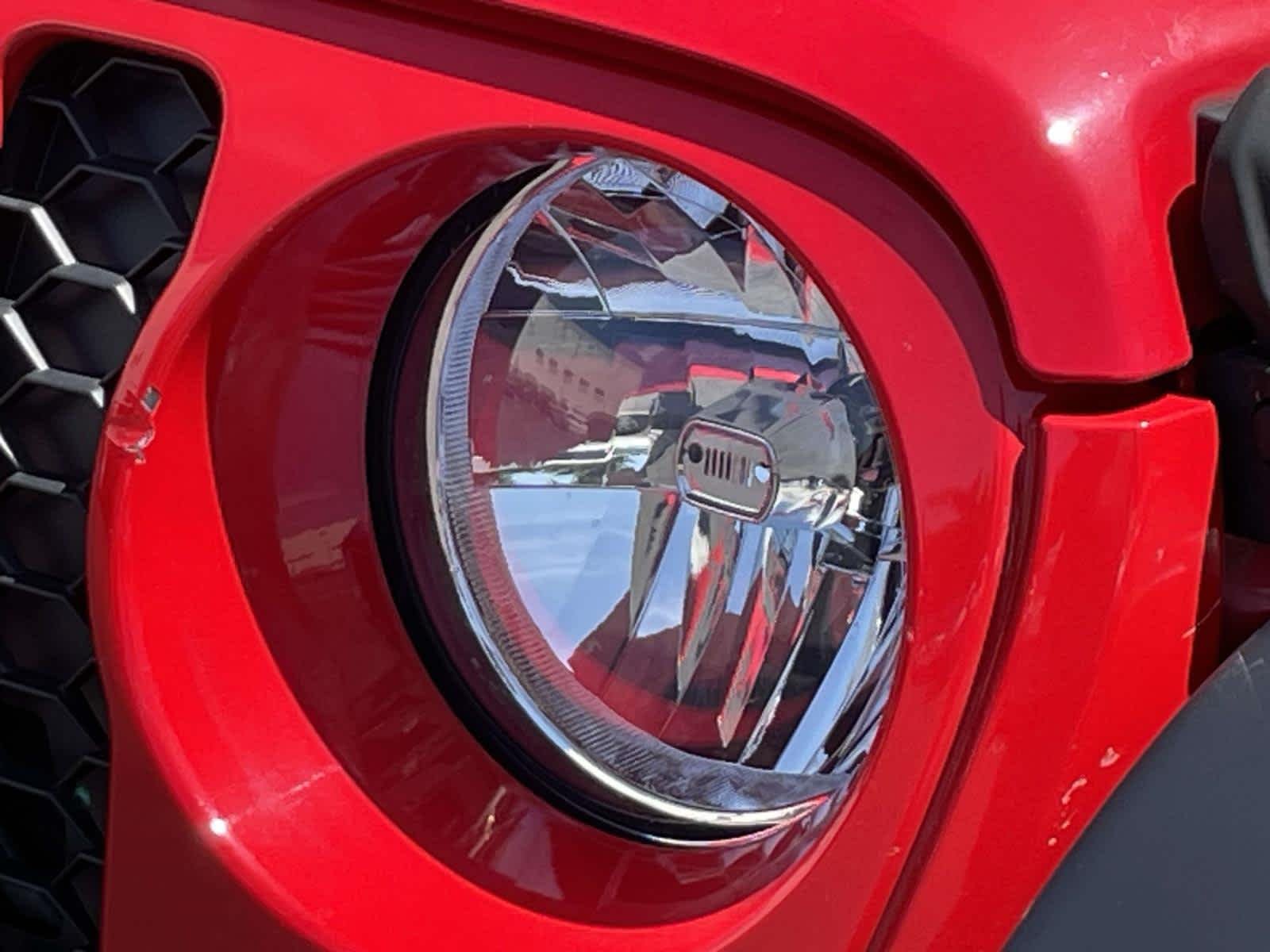 Used 2020 Firecracker Red Clearcoat Jeep Sport S image 13