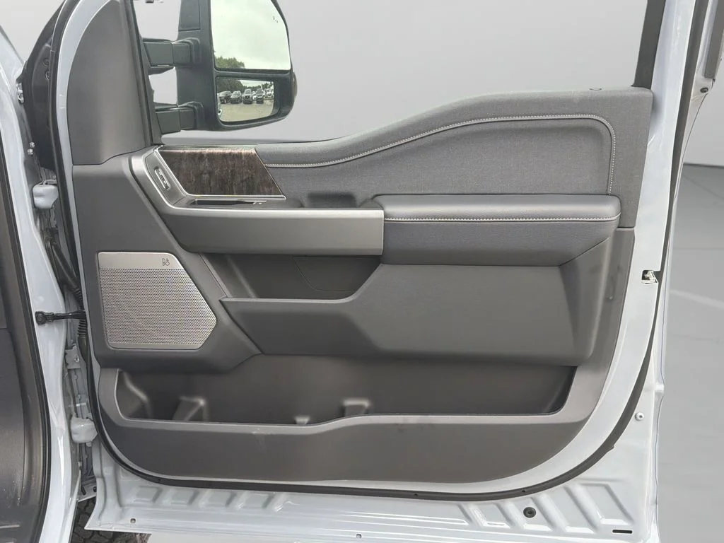 New 2026 Glacier Gray Metallic Tri-Coat Ford F-250® Lariat® image 48