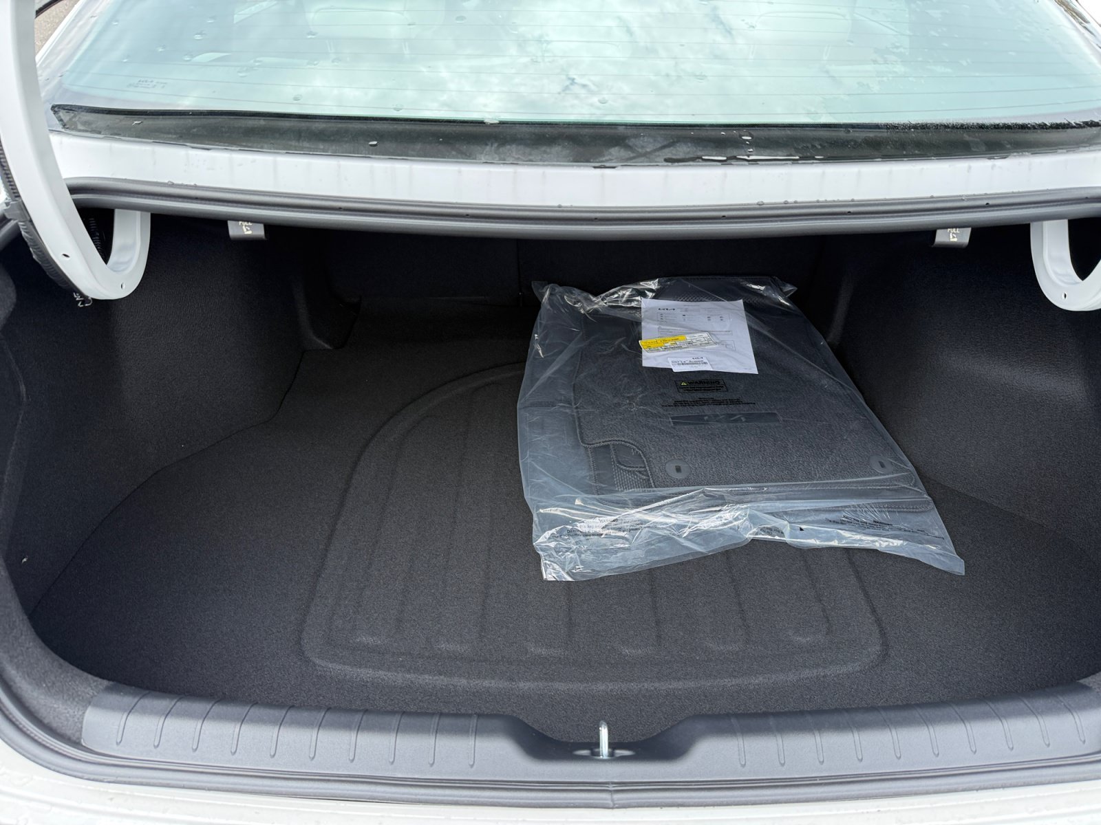 New 2026 Snow White Pearl Kia GT-Line image 17