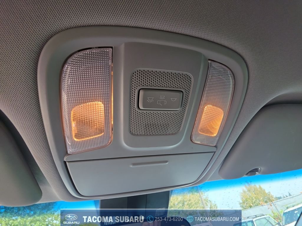 Used 2017 White Kia EX image 24