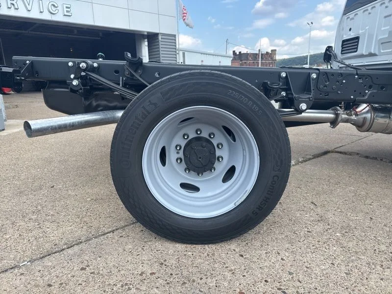 2026 Ford F-450 Super Duty Chassis Cab XL - Photo 7