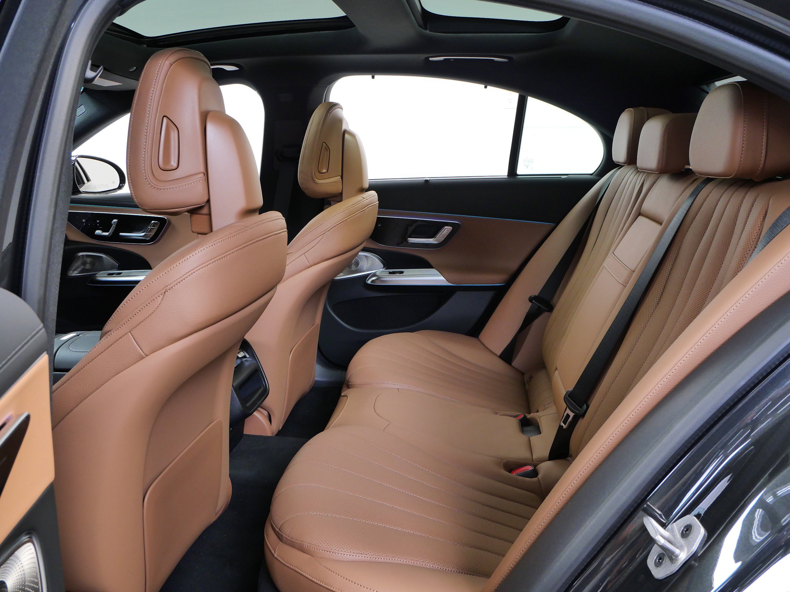 New 2026 Graphite Grey Metallic Mercedes-Benz E 450 image 8