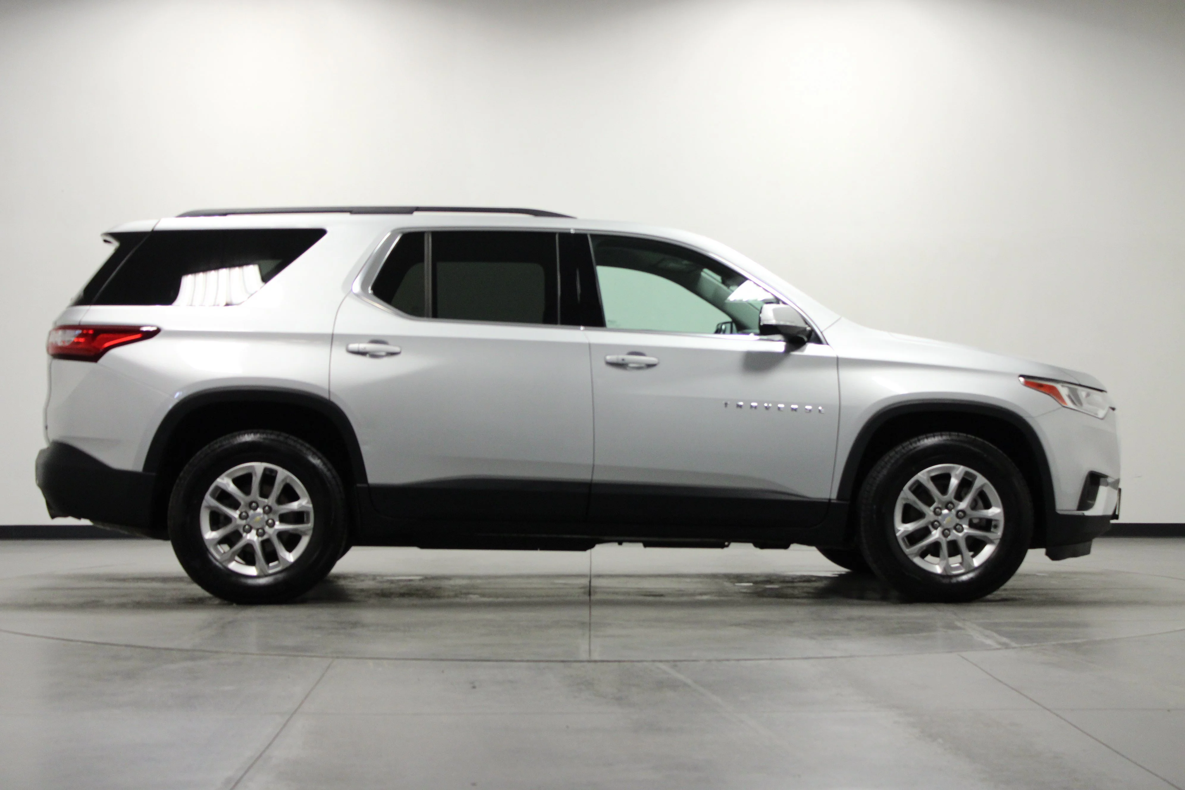 Used 2020 SILVER ICE METALLIC Chevrolet LT Cloth image 3