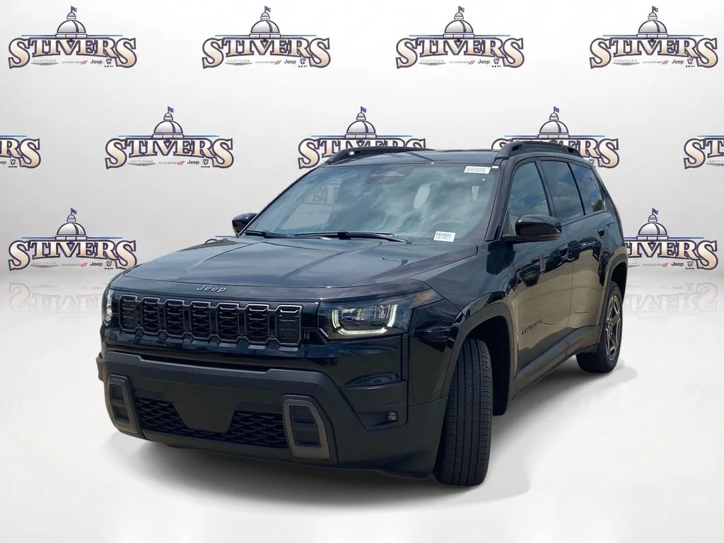 New 2026 Diamond Black Crystal Pearl-Coat Exterior Paint Jeep Limited image 3