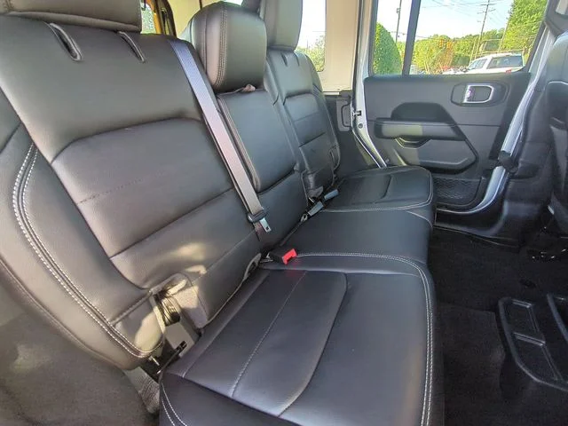 Used 2023 Silver Jeep Sahara image 33