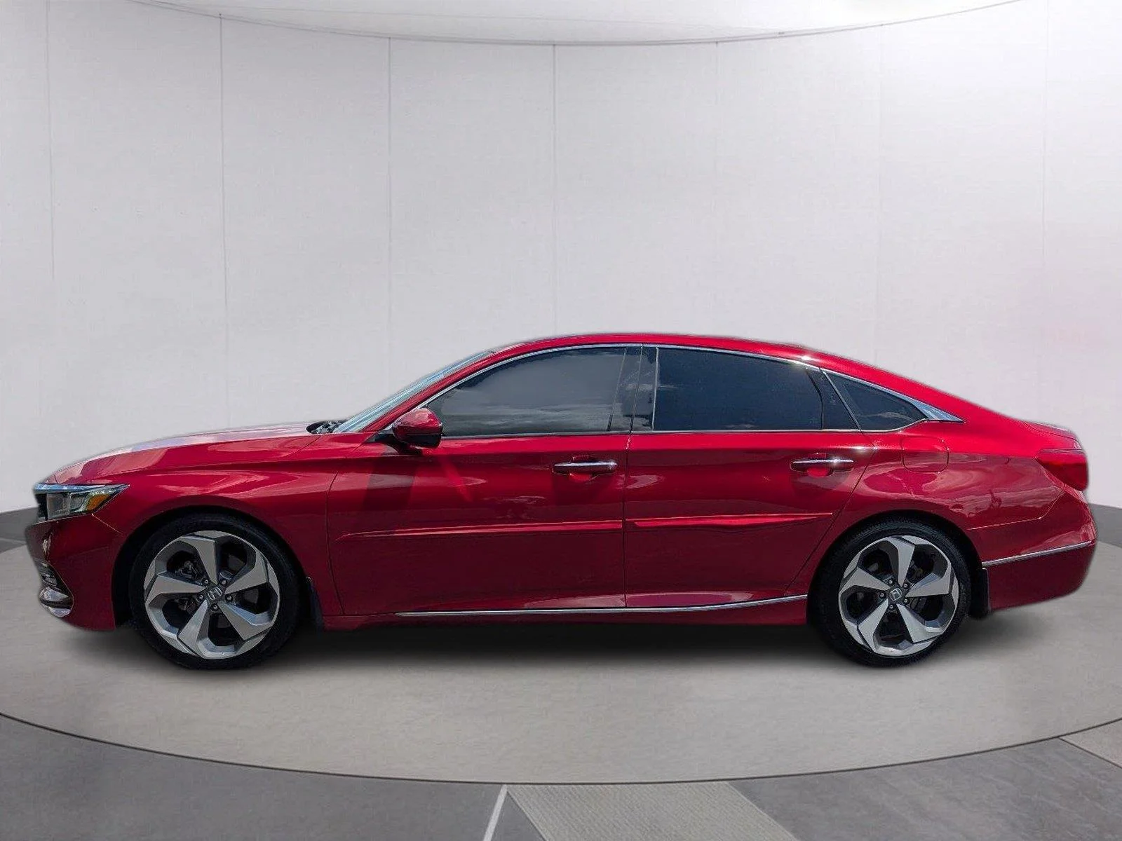 Used 2018 Radiant Red Metallic Honda Touring 1.5T image 2