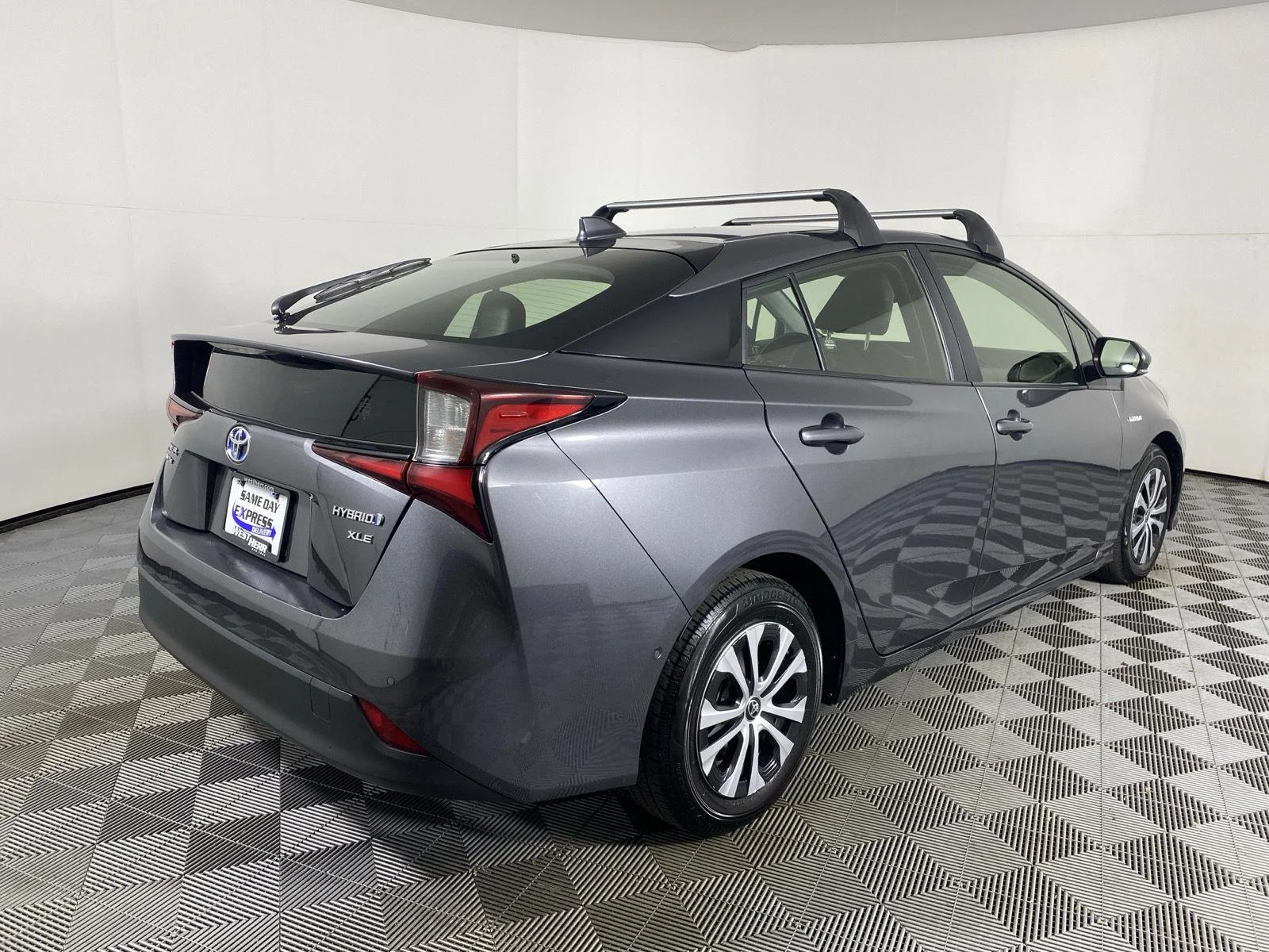 Used 2022 Magnetic Gray Metallic Toyota XLE AWD-e image 3