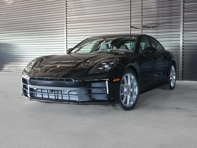 2026 Porsche Panamera 4