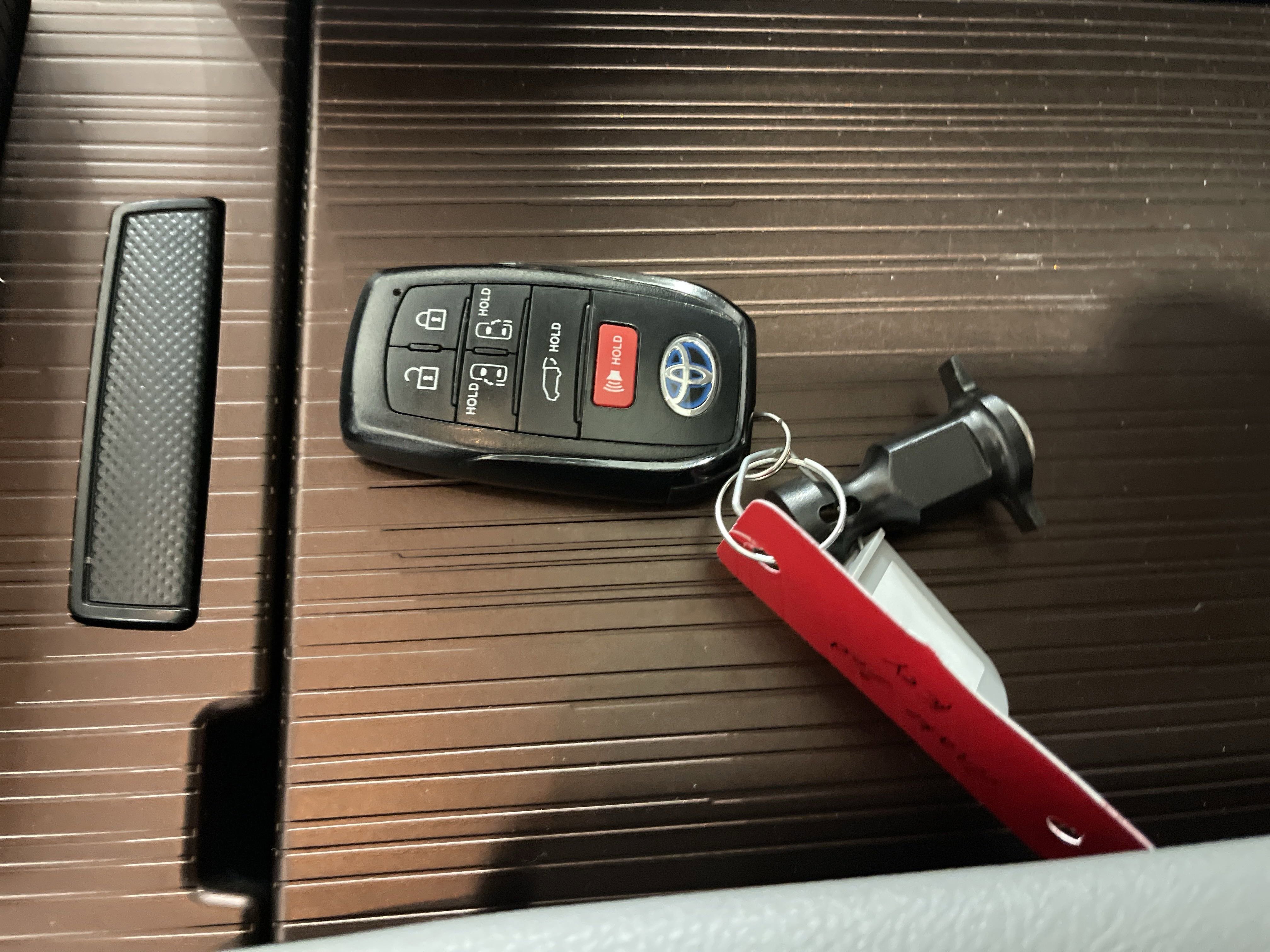 2024 Toyota Sienna XLE - Photo 29