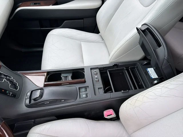 Used 2011  Lexus 450h image 23