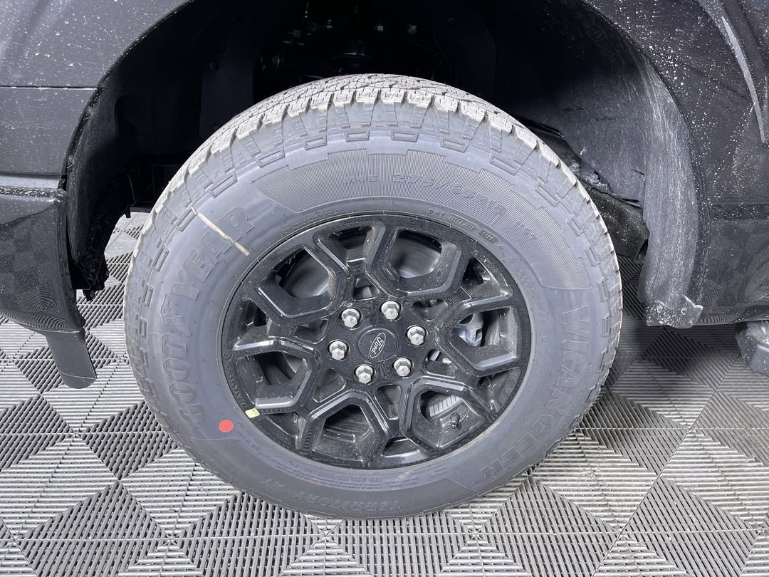 New 2026 Agate Black Metallic Ford XLT image 28