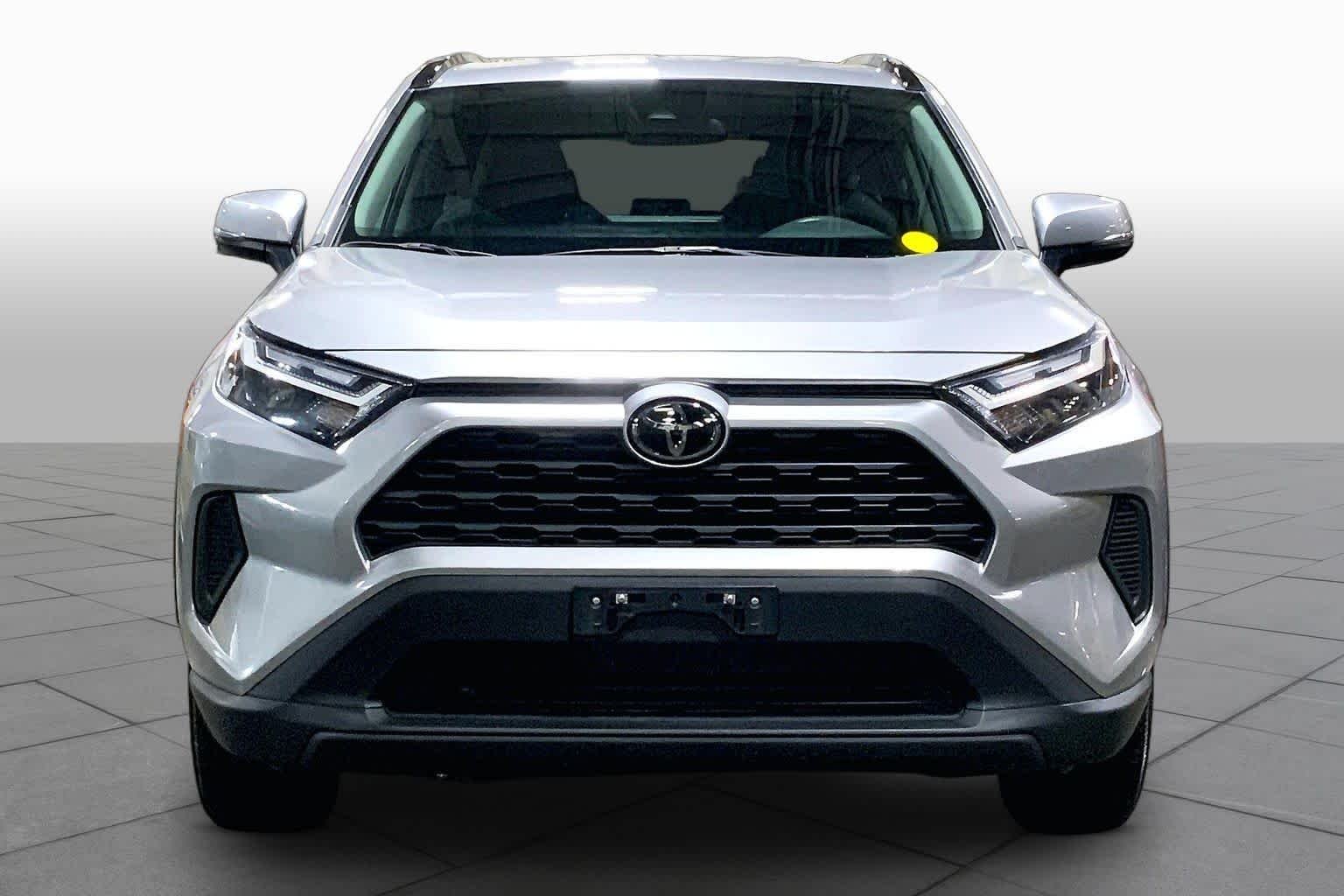 Used 2025 Silver Sky Metallic Toyota Hybrid XLE image 4