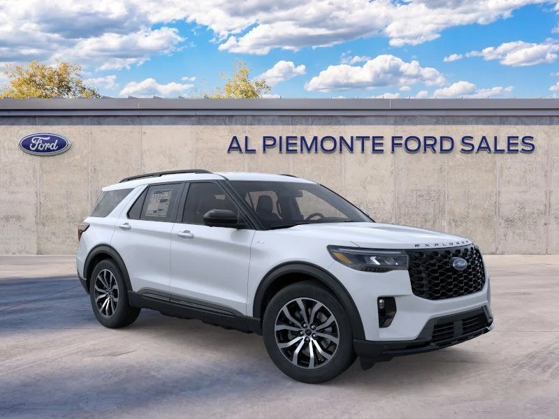 New 2026 Space White Metallic Ford ST-Line image 38