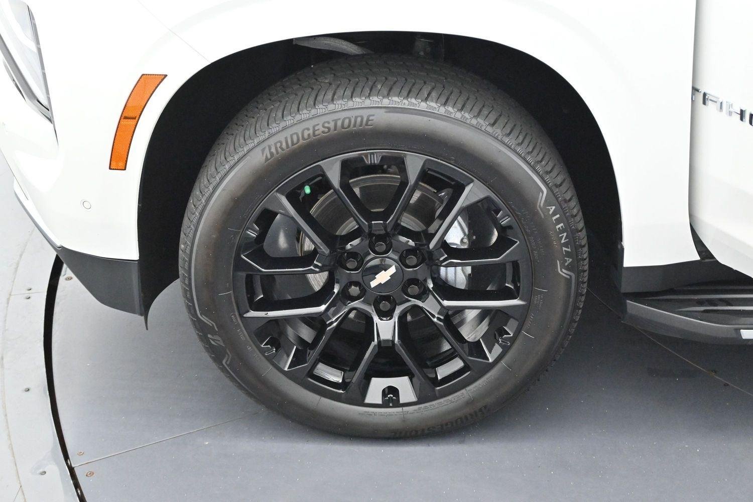 Used 2025 Iridescent Pearl Tricoat Chevrolet High Country image 33