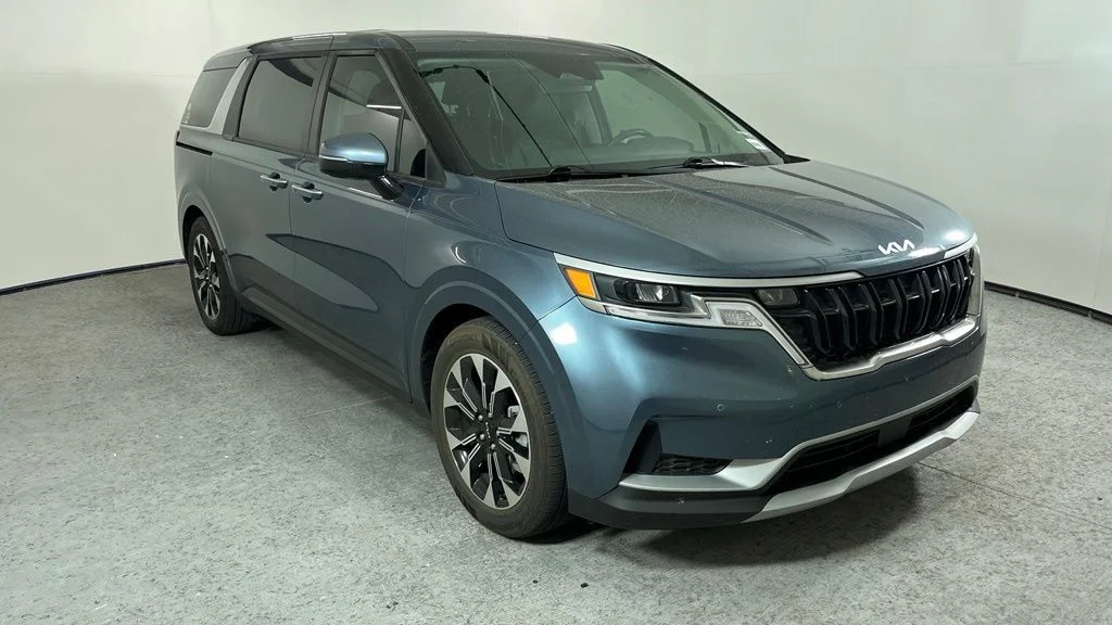 2024 Kia Sedona EX's photo