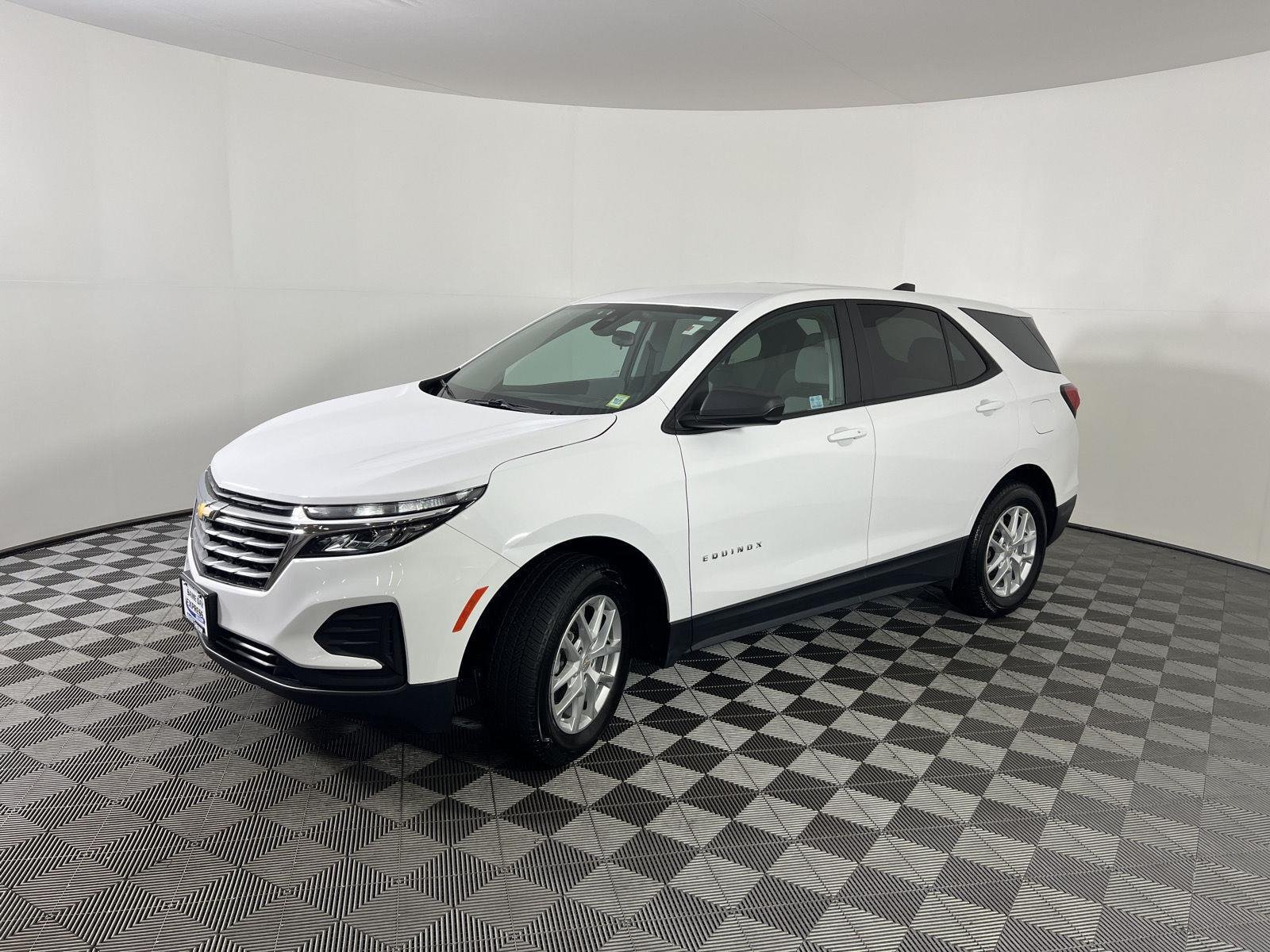 Used 2024 Summit White Chevrolet LS image 22