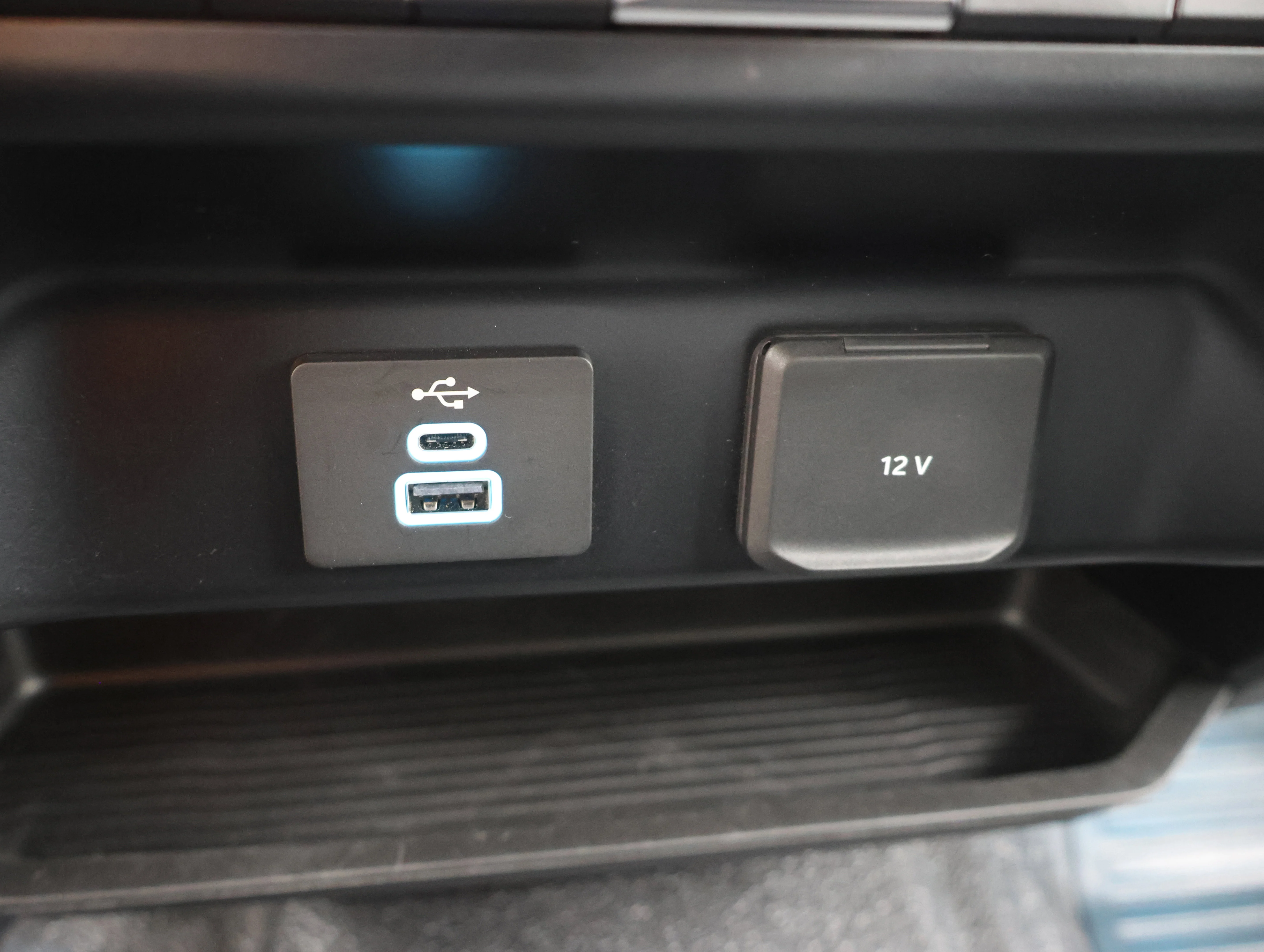 Used 2024 Oxford White Ford Lariat image 61