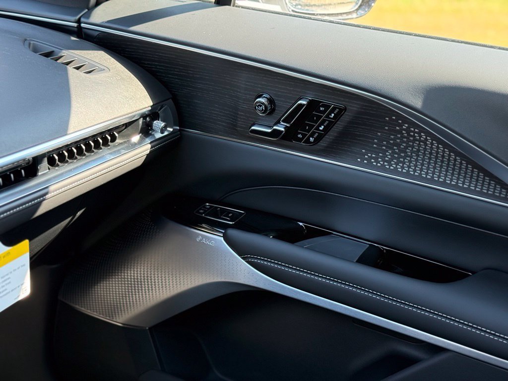 2027 Cadillac LYRIQ Signature Sport - Photo 33