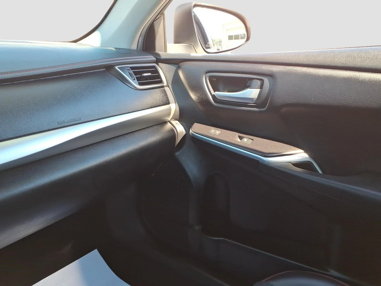 Used 2017 Super White 040 Toyota SE image 23