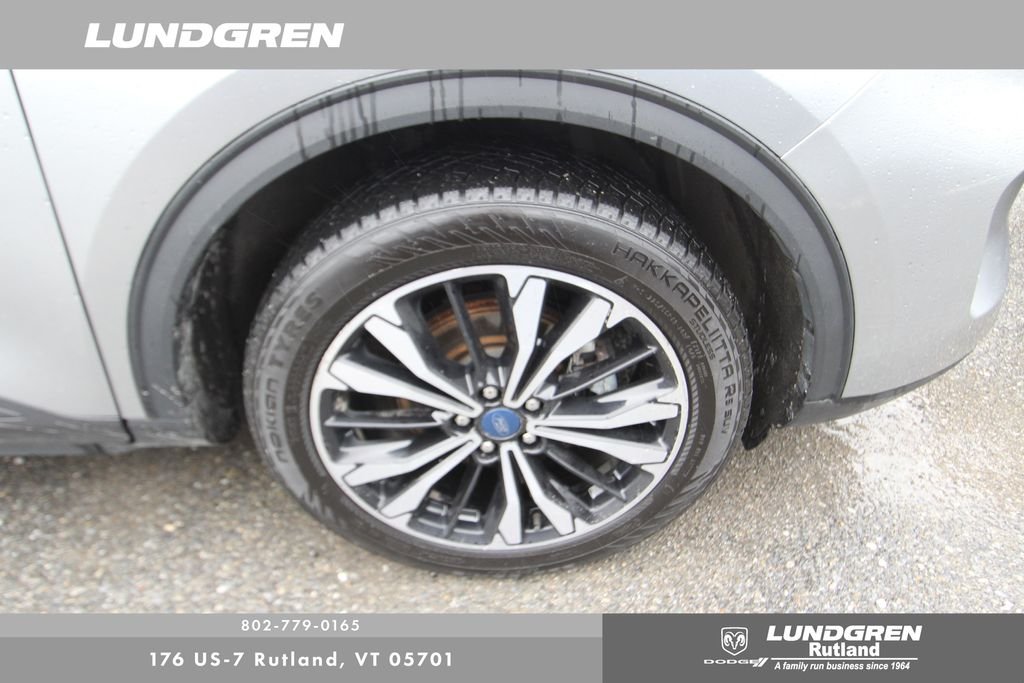 Used 2022 Silver Ford SEL image 13