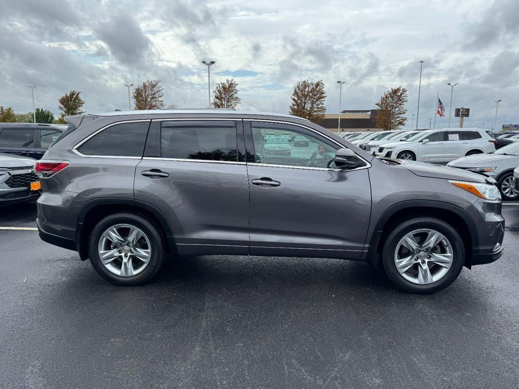 Used 2015 Gray Toyota Limited image 2
