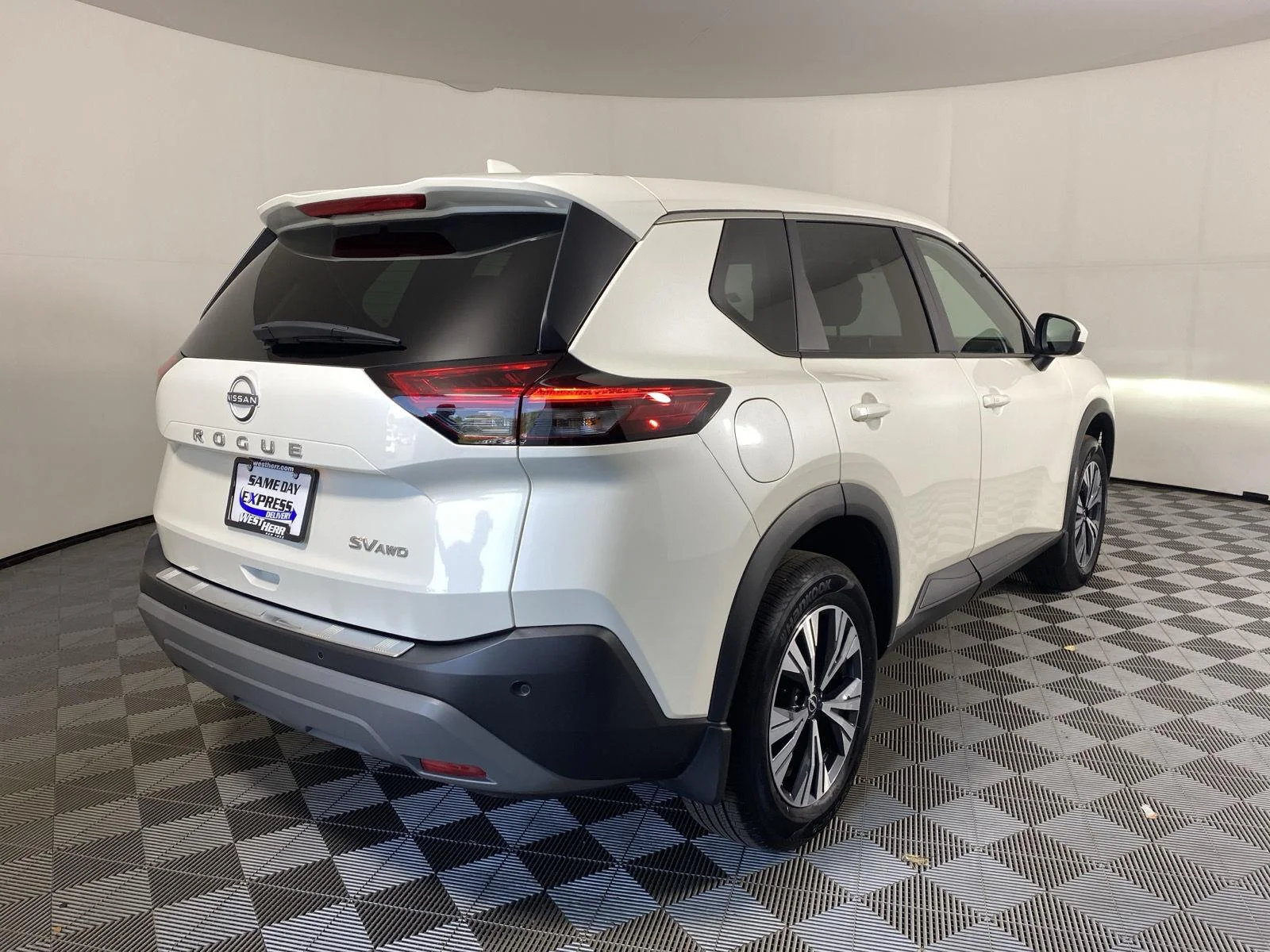 Used 2023 Pearl White Tricoat Nissan SV image 8