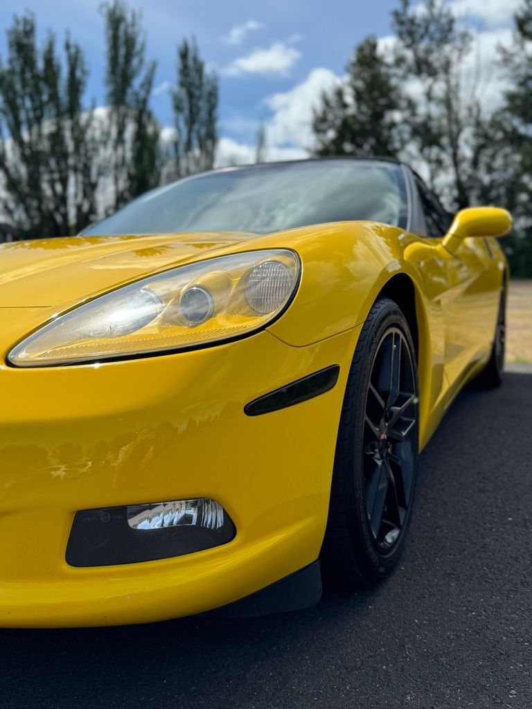 Used 2008 Velocity Yellow Tintcoat Chevrolet Base image 37