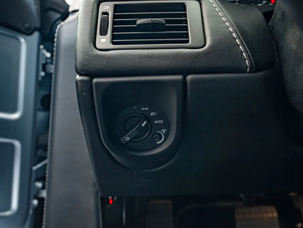 Used 2015 Skyfall Silver Aston Martin  image 23