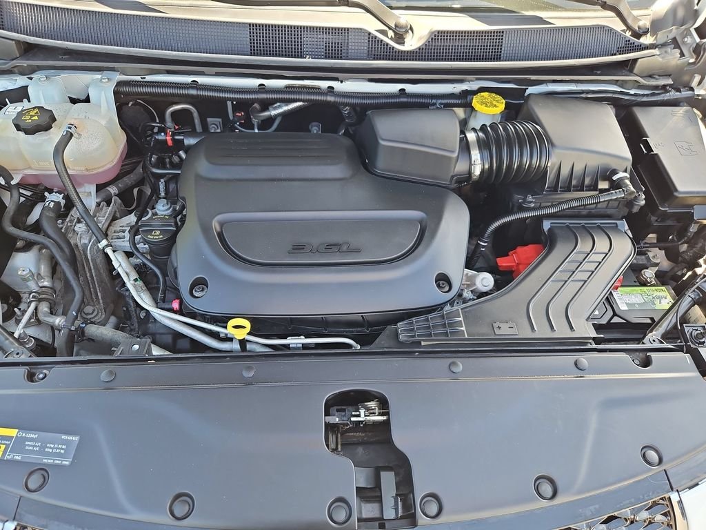Used 2023 White Chrysler Touring L image 31