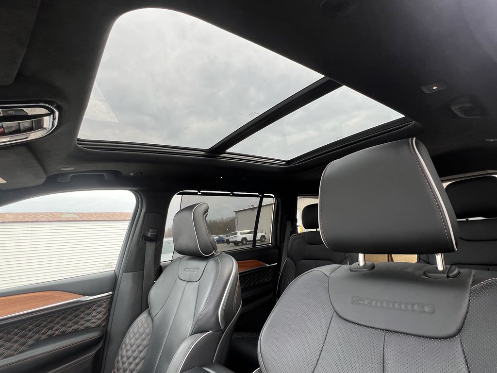 Used 2024 Diamond Black Crystal Pearlcoat Jeep Summit Reserve image 30
