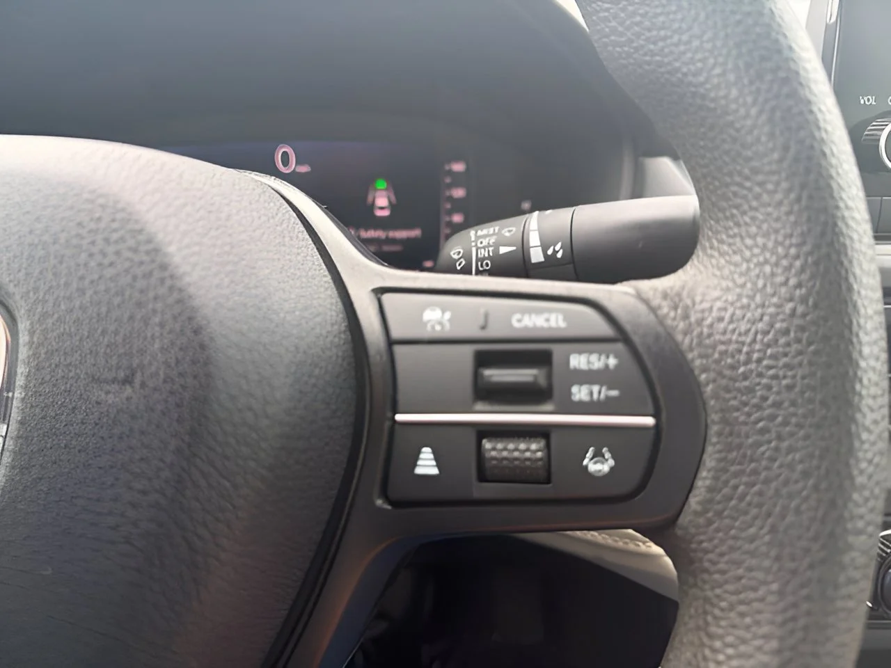 Used 2023 Platinum White Pearl Honda LX image 17