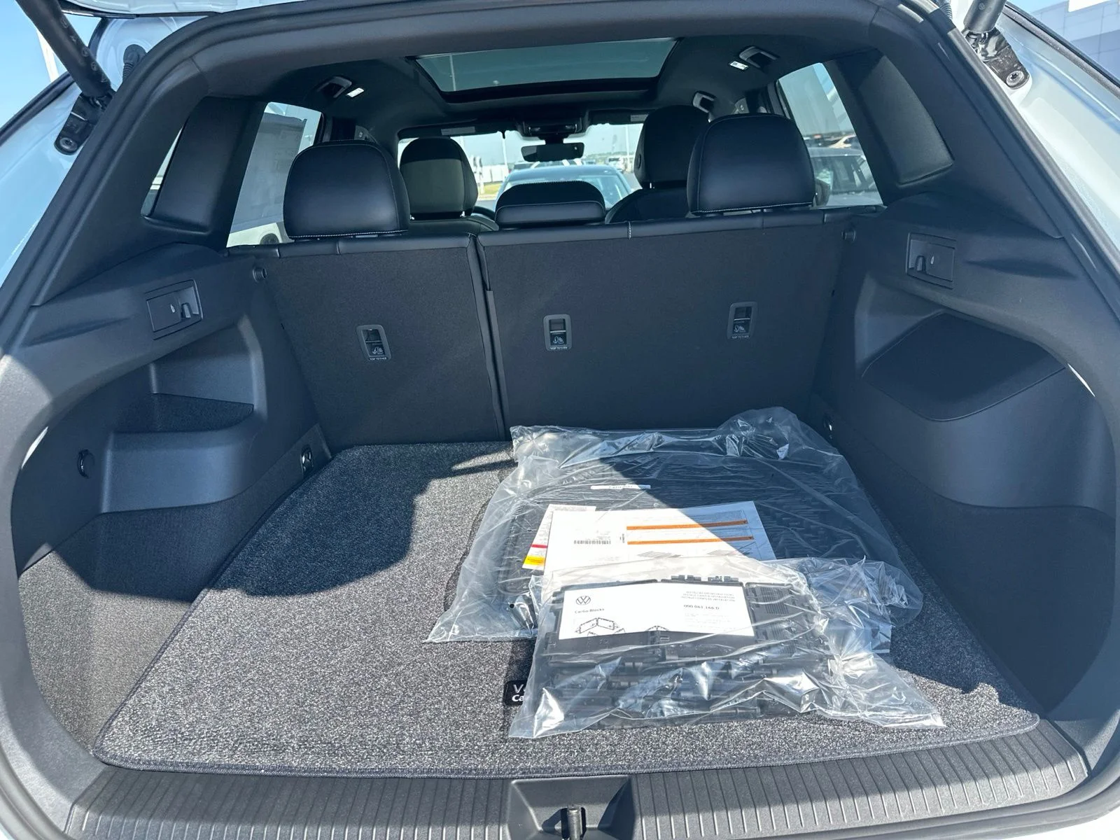 New 2026 White/off-white Volkswagen 2.0T SE R-Line Black image 26