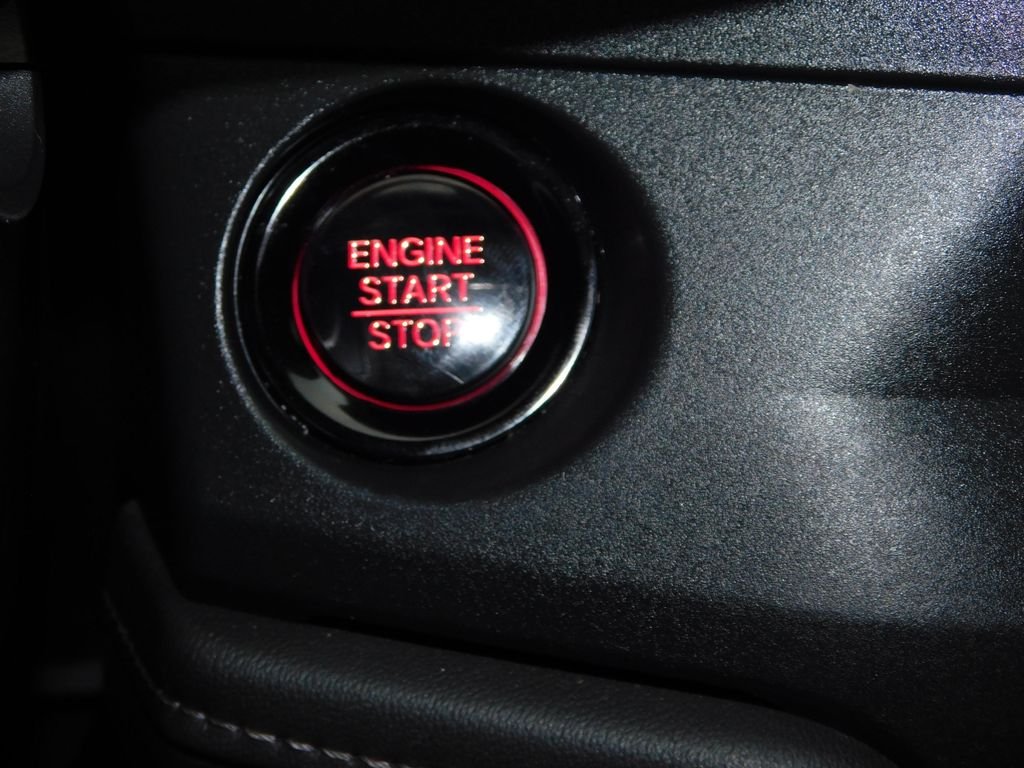 Used 2025 White Honda SE image 29