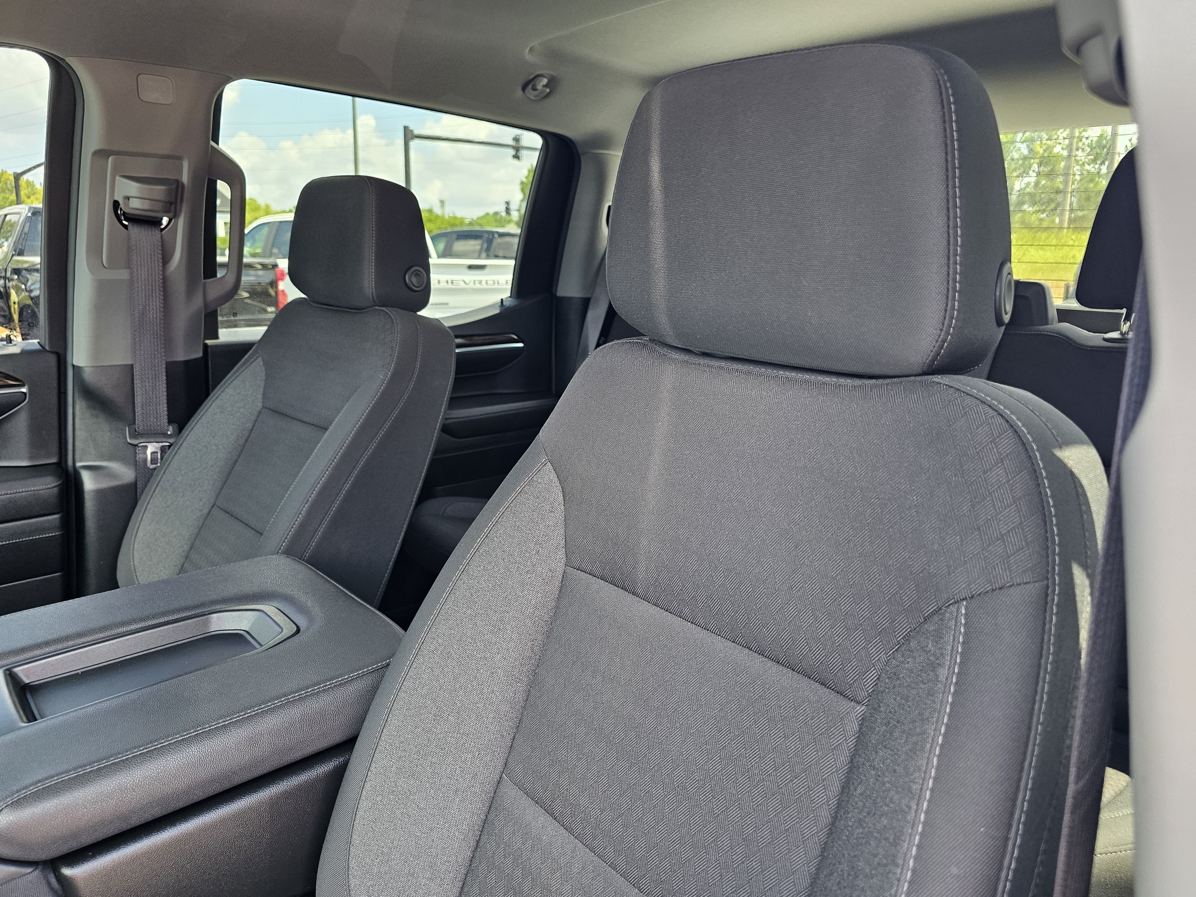 Used 2023 Summit White GMC Elevation image 19