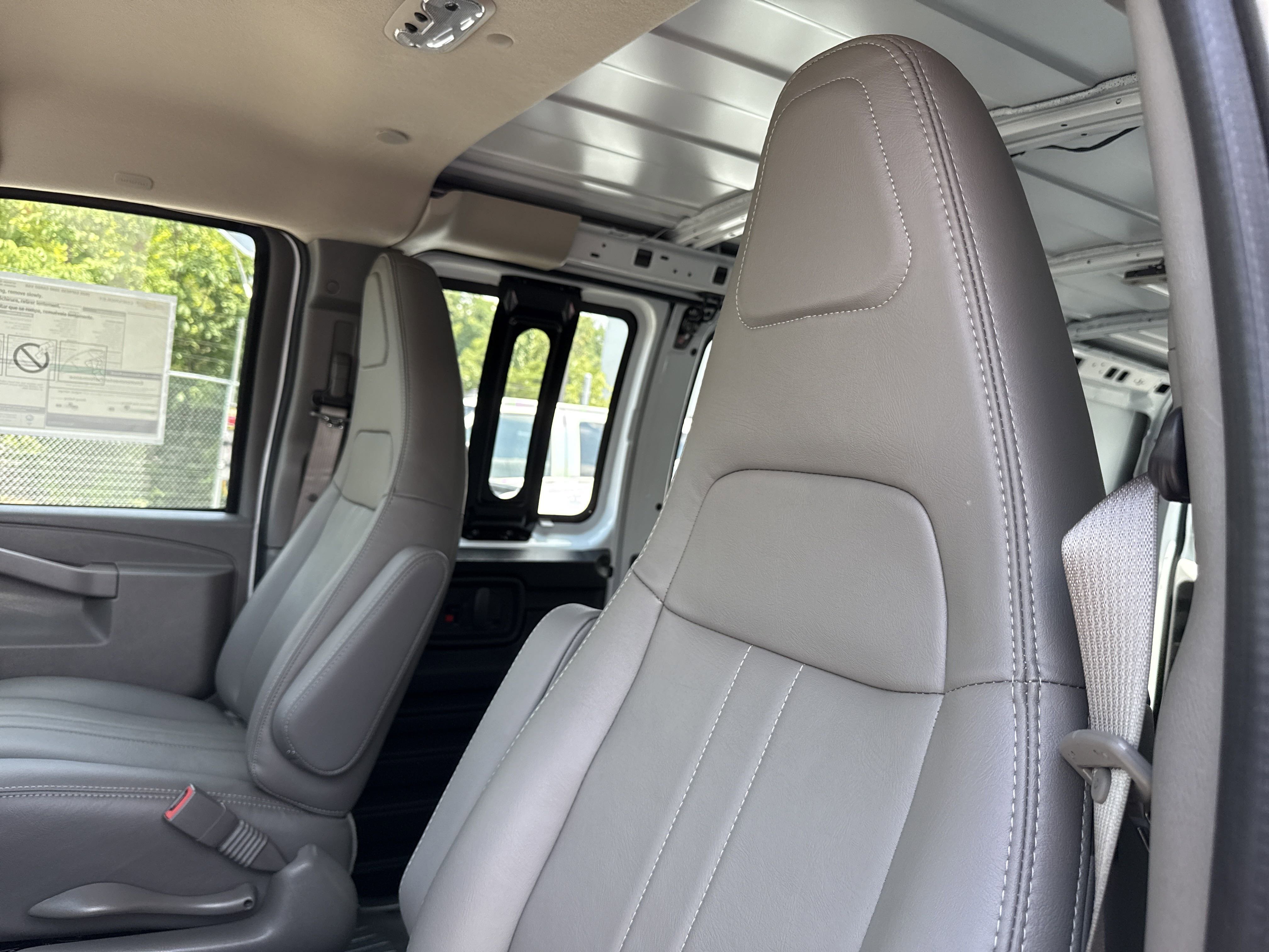 2025 Chevrolet Express Cargo Work Van - Photo 12